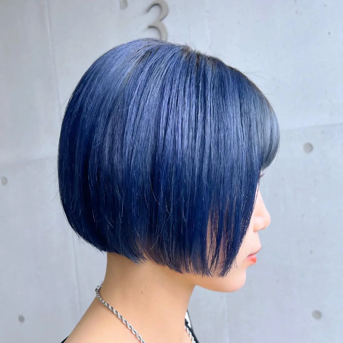 ショート カラー ブリーチ ネイビーカラー ボブ ヘアカラー トリートメント ☕️ベージュカラー 内藤光哉☕️のヘアスタイル