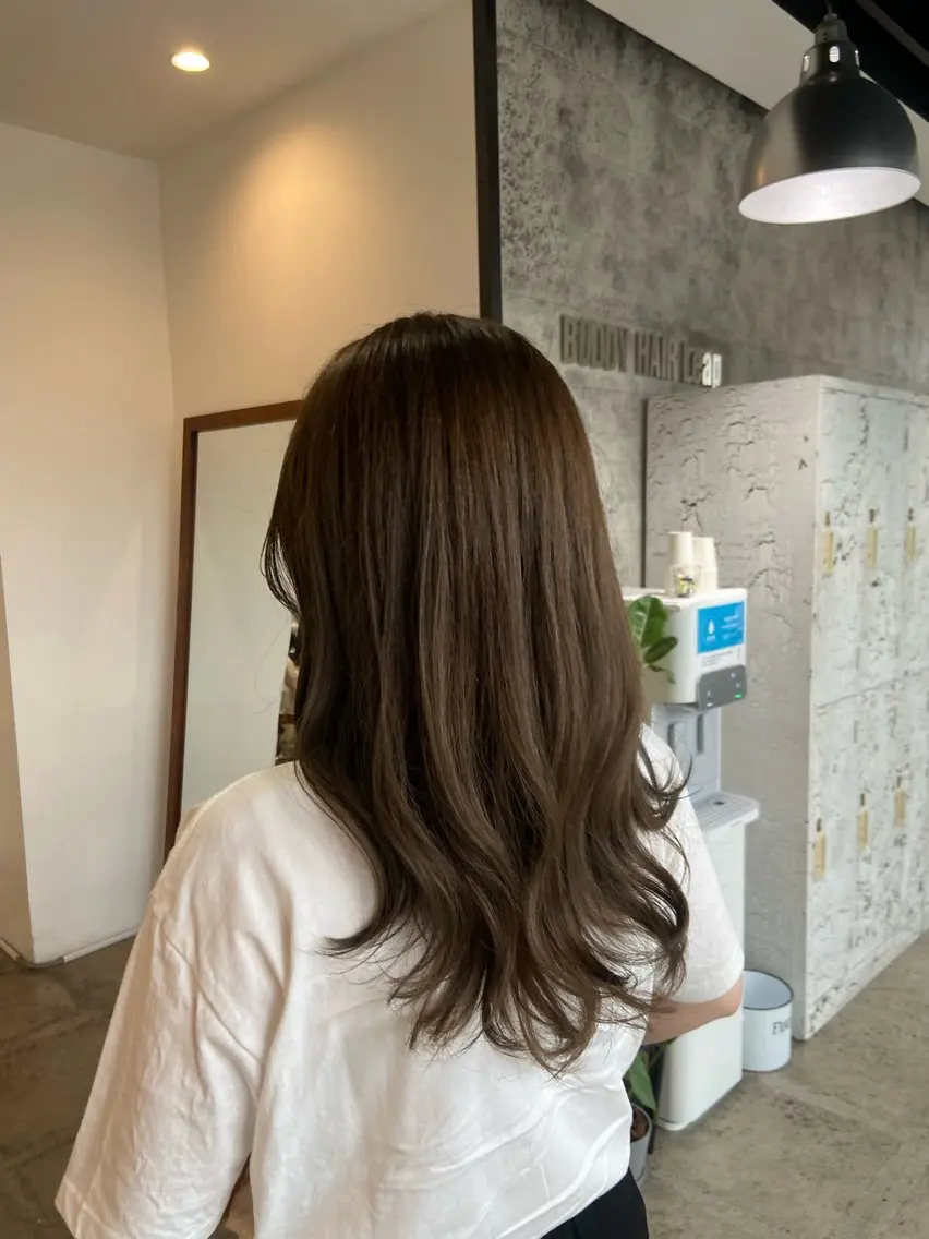 セミロング まつ あみのヘアスタイル