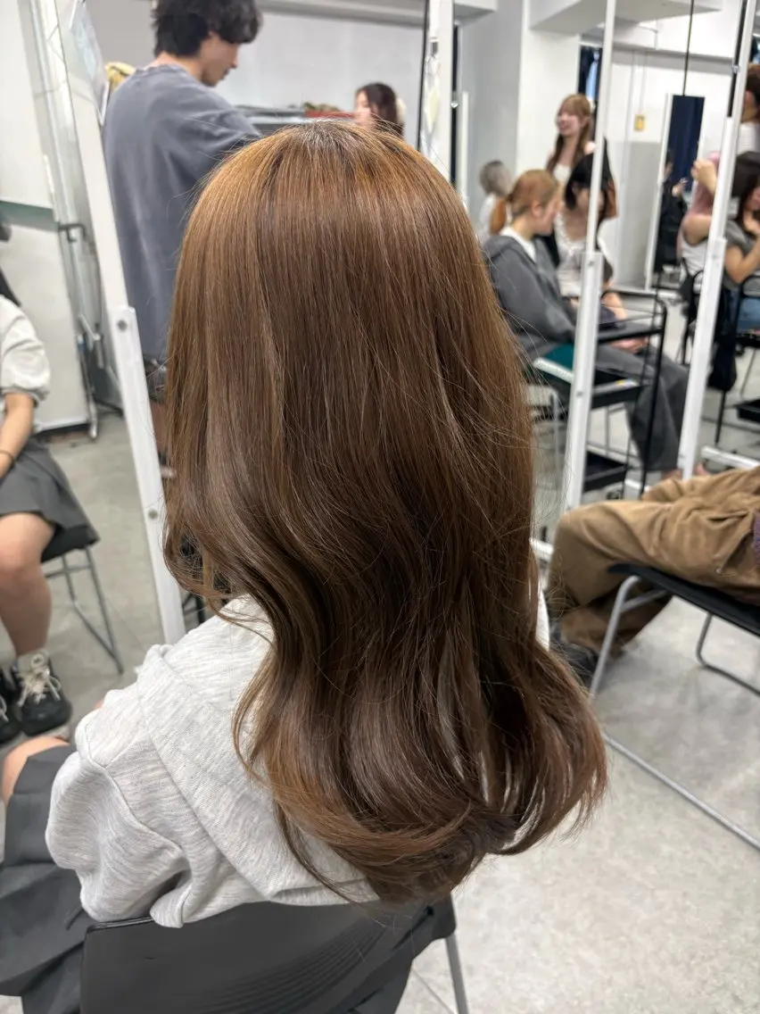 セミロング みいな🍒 暖色カラー/レイヤーのヘアスタイル