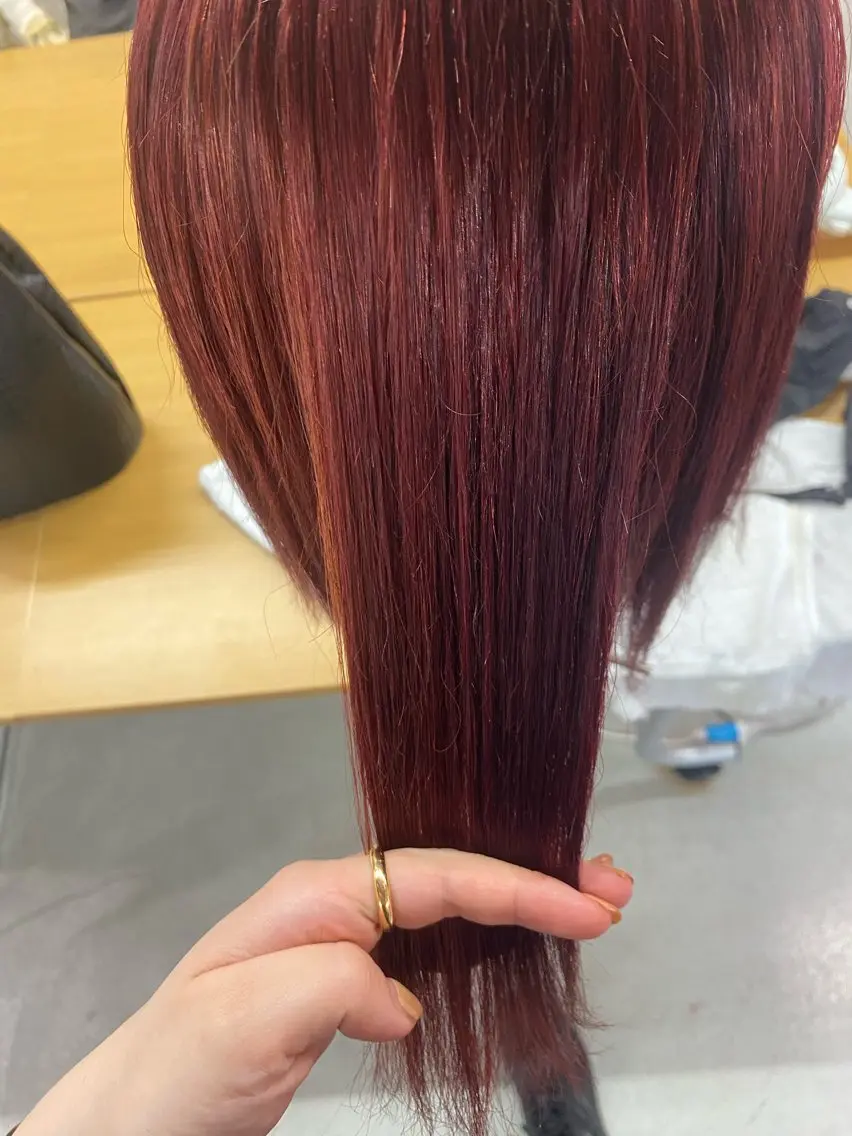カラー ハイトーンカラー ピンクカラー レッドカラー ReAN あおいのヘアスタイル