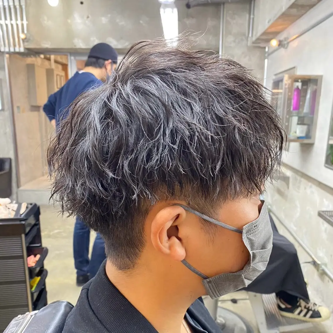 ショート カラー パーマ ヘアアレンジ メンズ アップバング フェードカット メンズパーマ プードルパーマ スパイキーショート SEIYA メンズパーマ職人のヘアスタイル