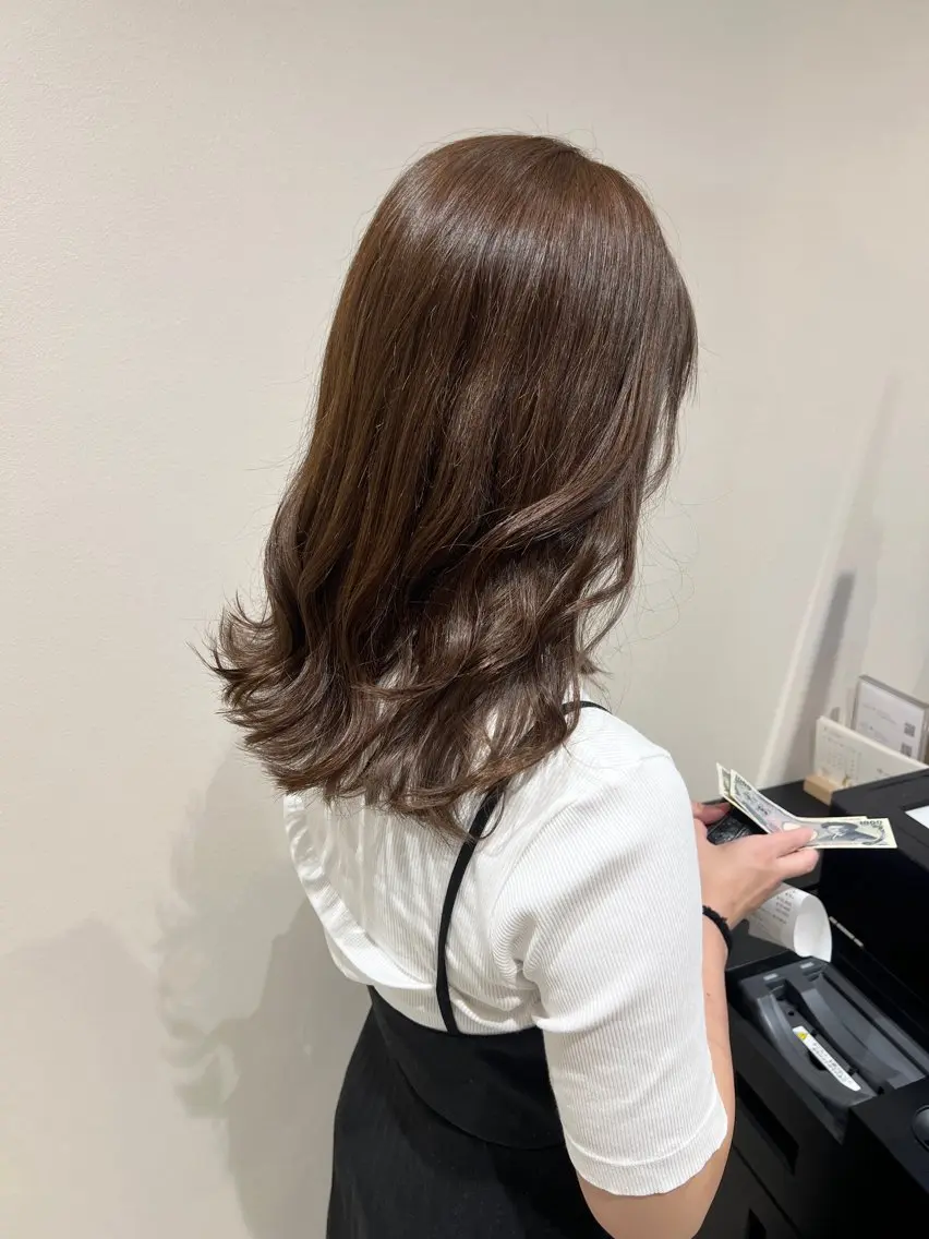 ロング カラー ベージュカラー カット ヘアカラー トリートメント THINK SHOP sakiのヘアスタイル