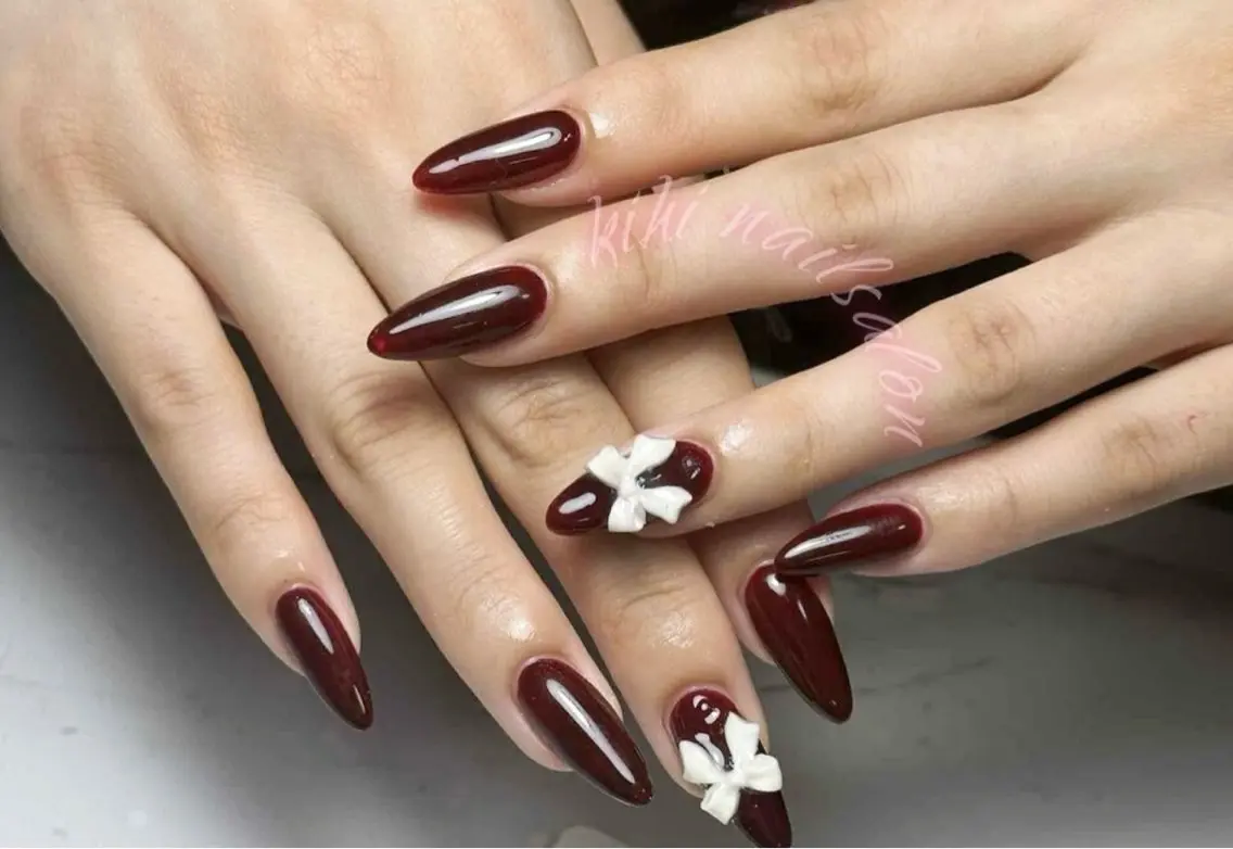 【ソフトジェルオフ無料】チップ長だしワンカラー+2パーツ💅の写真