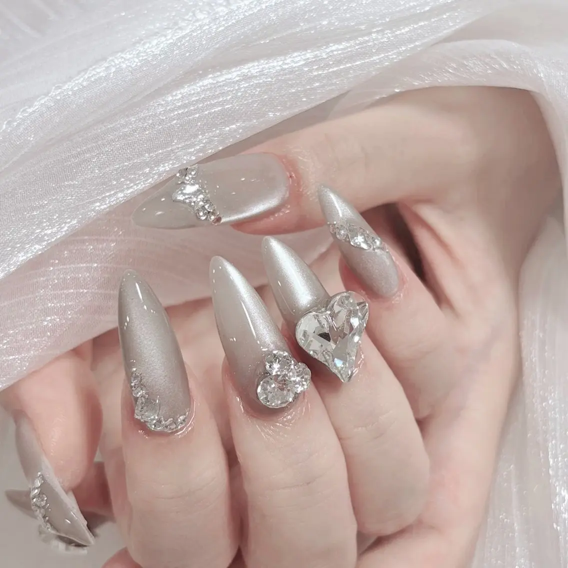 ネイル ハート キラキラネイル マグネットネイル ハンドネイル FLY Nail Salonのネイルデザイン
