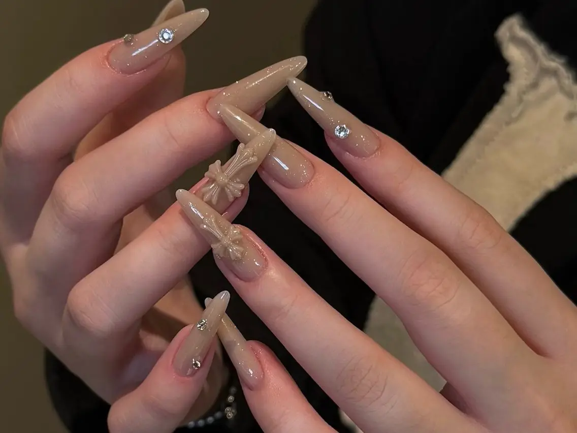 メンズ ネイル メンズ韓国風 オーロラネイル チークネイル 長さ出し フレンチネイル ハンドネイル ハンドケア NEW NAIL 池袋🔥🧲のネイルデザイン
