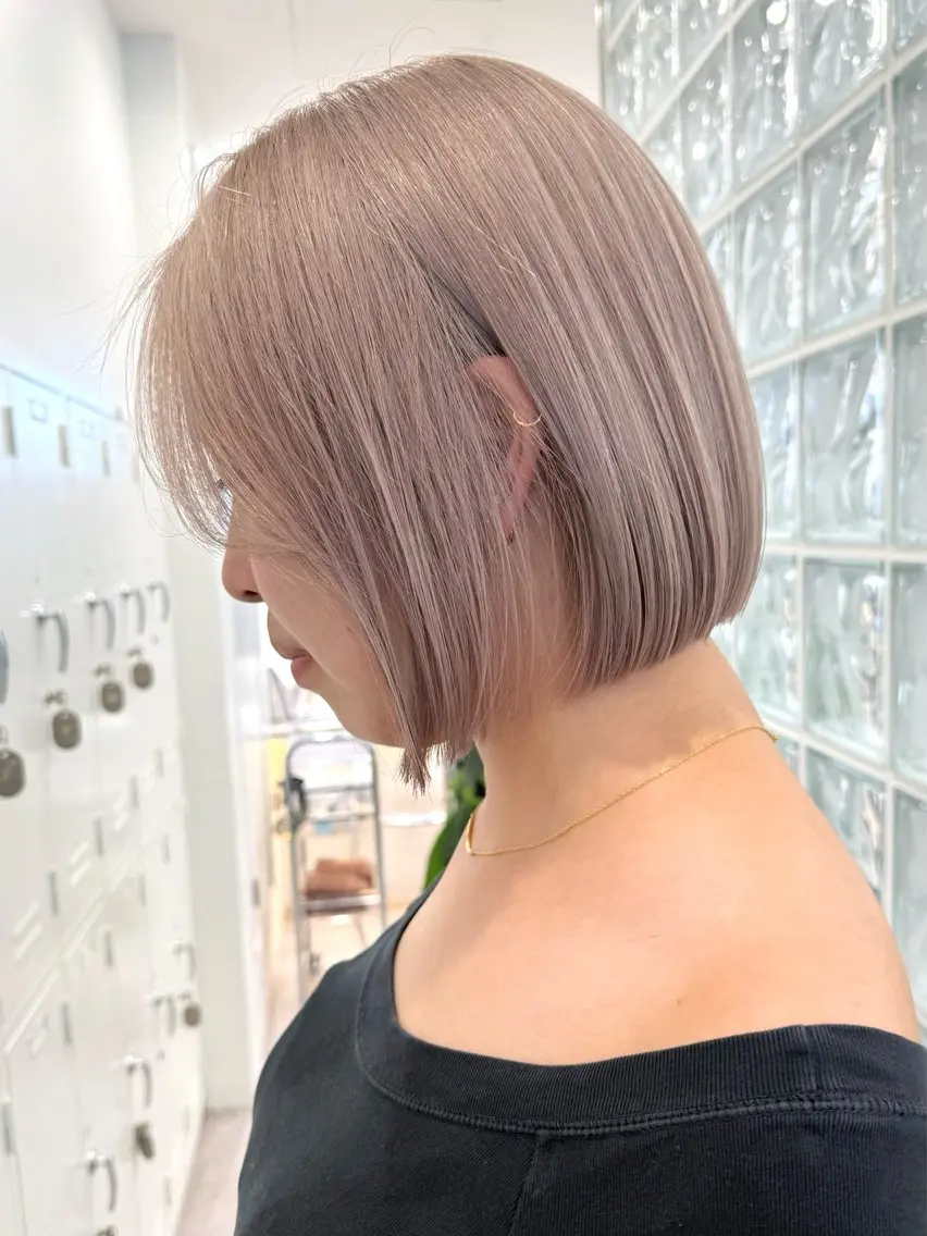 ショート カラー グレージュ ミルクティーグレージュ カット ヘアカラー 原宿ブリーチカラー /三村克彦のヘアスタイル