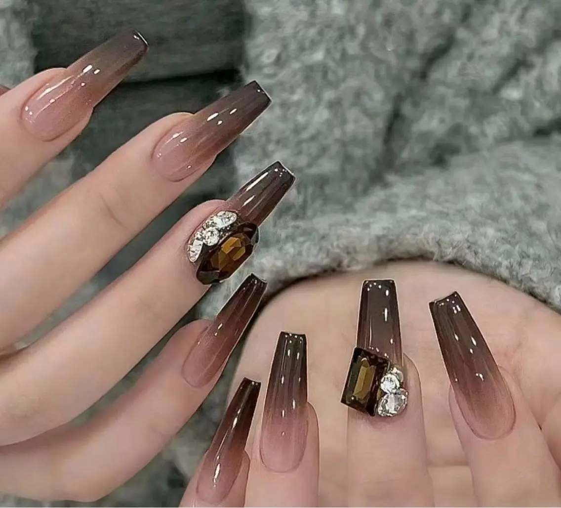 ロング めぐみのネイルサロン スタッフ練習のネイルデザイン