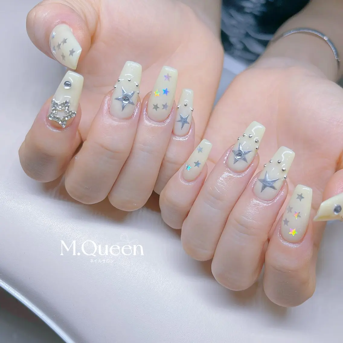 ネイル MQueen ネイルサロンのネイルデザイン