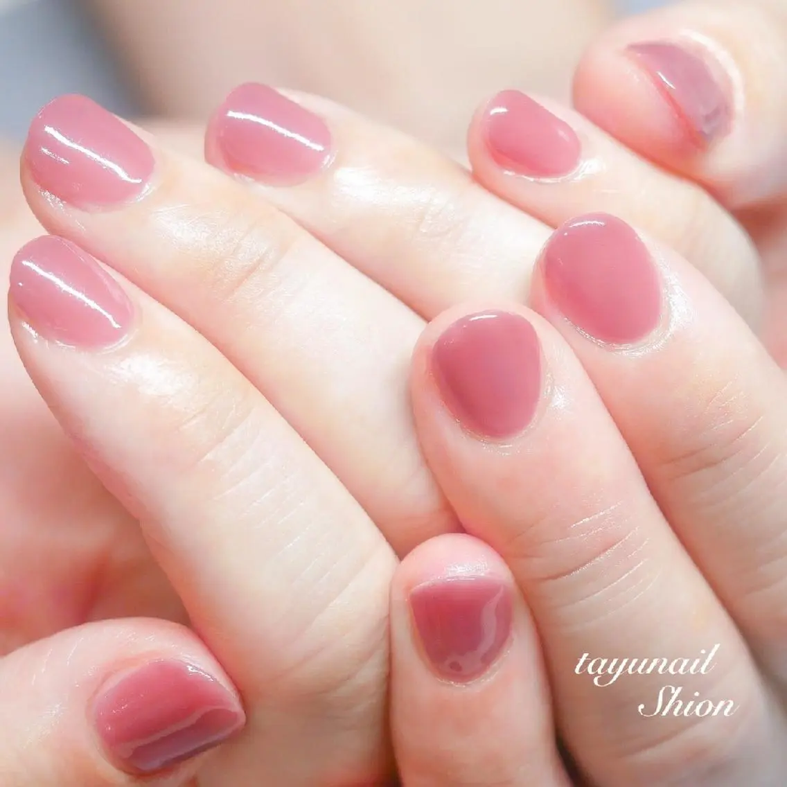 ネイル ブルー ジェルネイル ワンカラーネイル パラジェル ピンク ネイルサロン 【たゆnail】のネイルデザイン