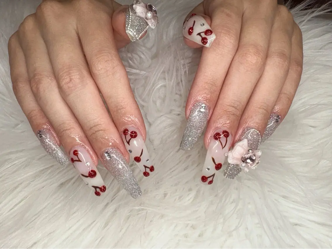ネイル オーロラネイル フレンチネイル ガラスフレンチ ロングネイル マグネットネイル ハンドネイル XIMINANAIL SALON堀江店のネイルデザイン
