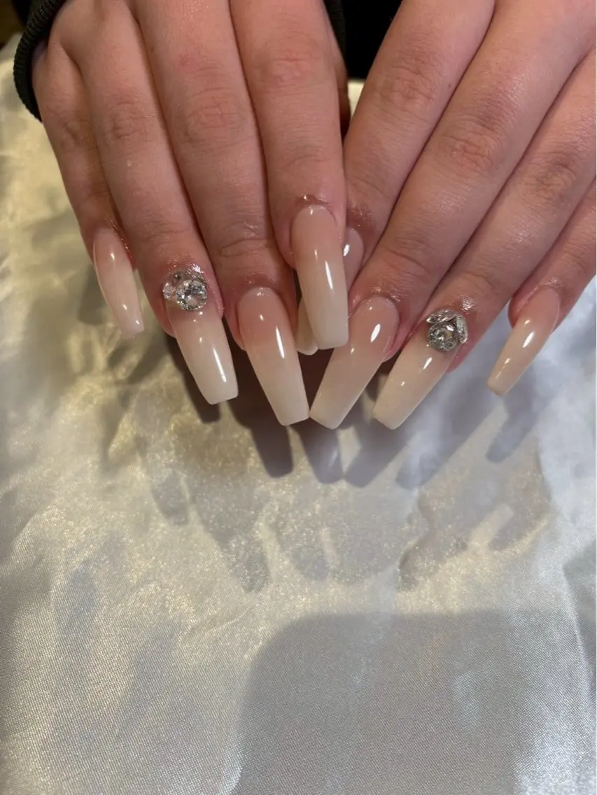 大人かわいい ベイビーブーマーネイル💅 |フィルインの写真