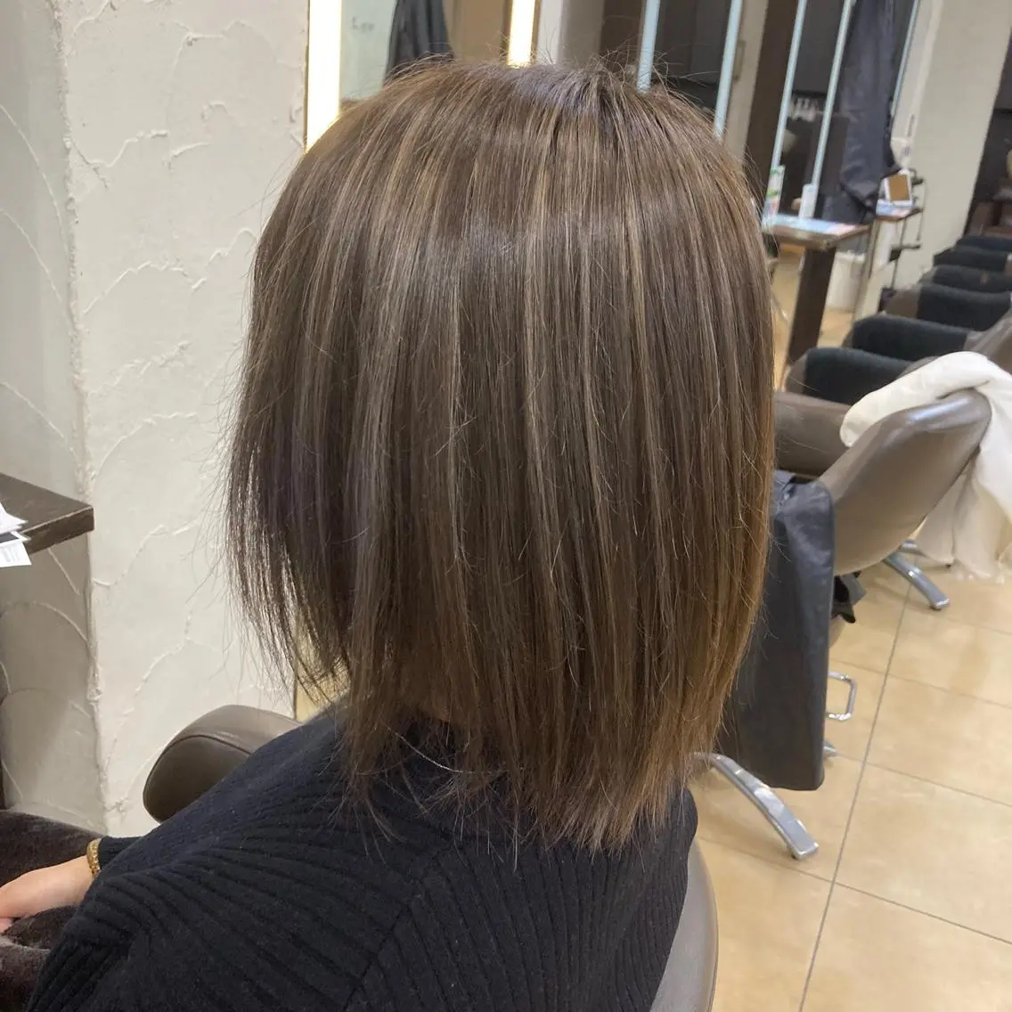 ショート カラー ベージュカラー ハイライトカラー ハイライト lien ヒジリのヘアスタイル