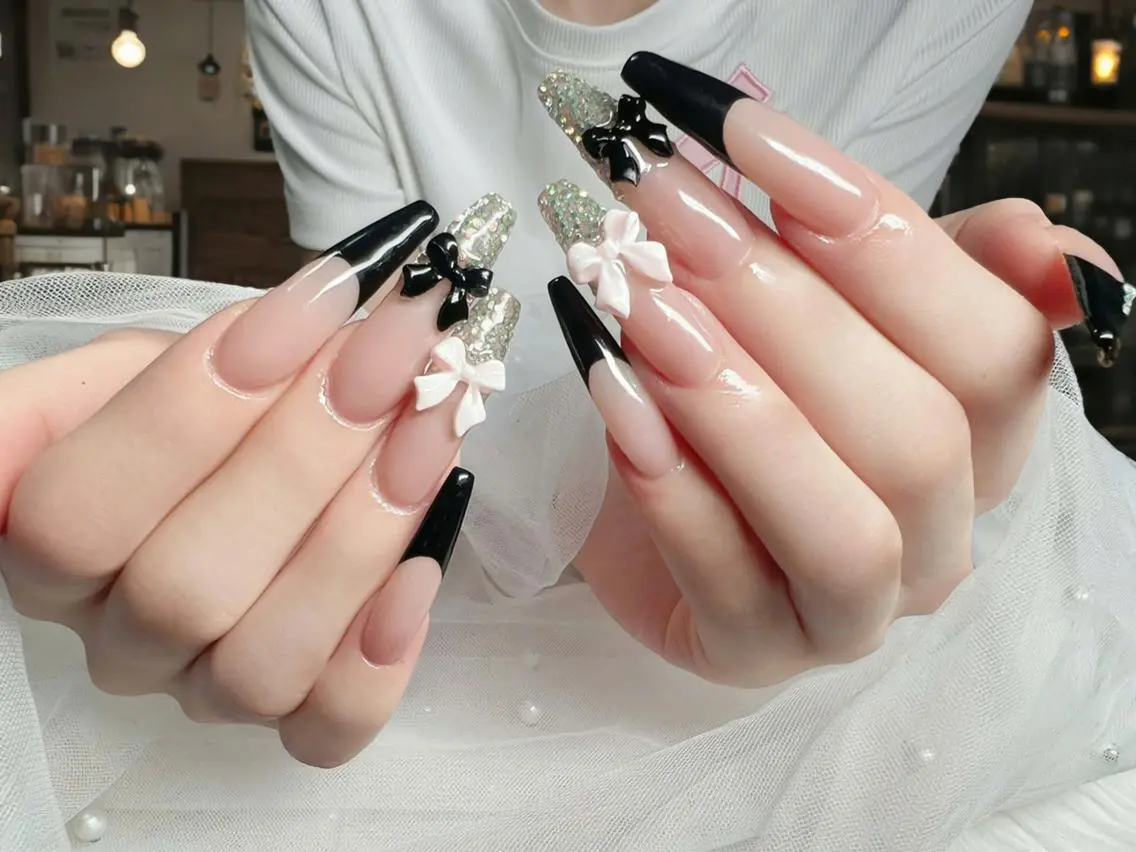 ネイル フレンチネイル ジェルネイル ハロウィン 韓国ネイル マグネットネイル ハンドネイル H.baby Nail Salonのネイルデザイン