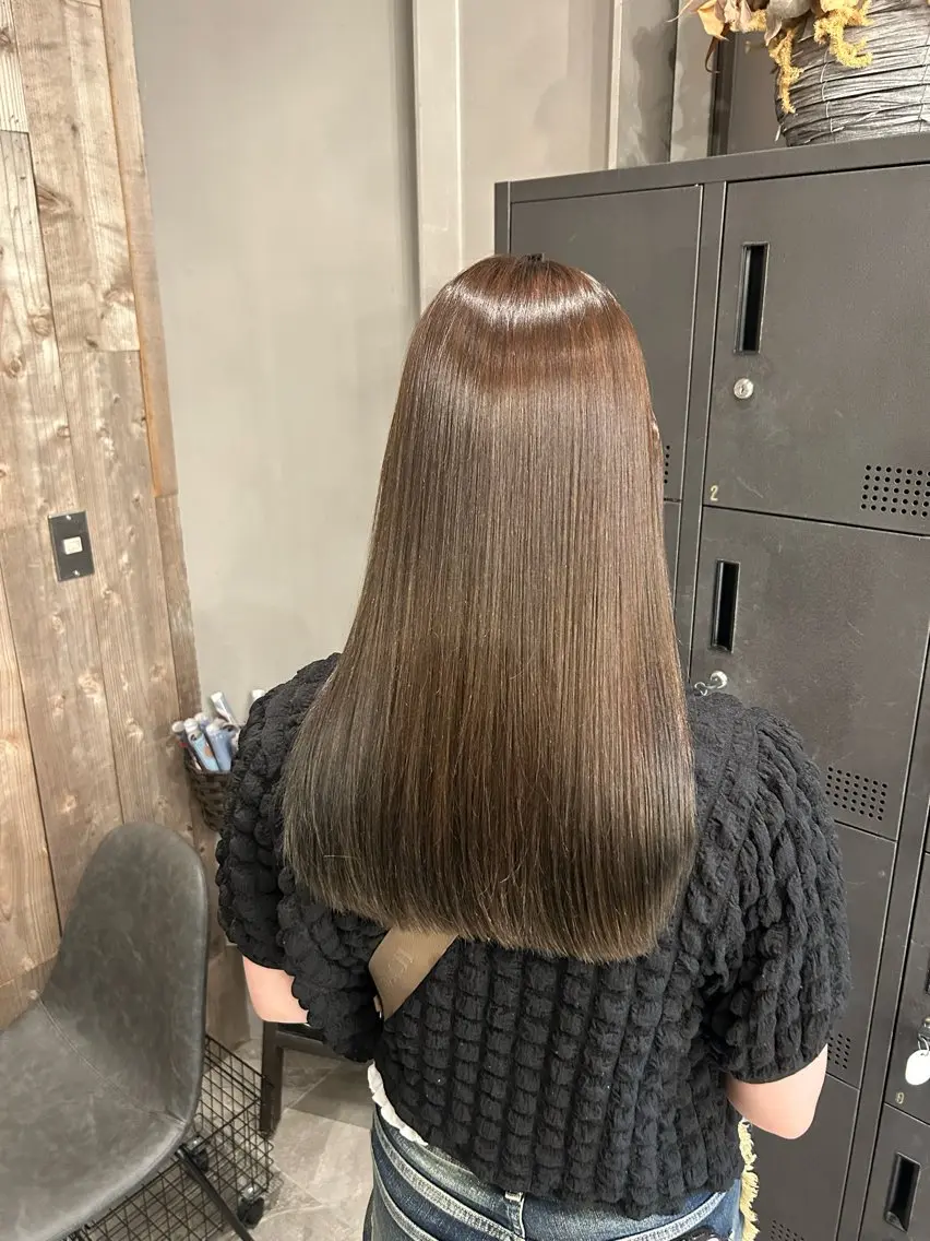 ロング パーマ 酸性ストレート ストレートパーマ カット ヘアカラー パーマ 縮毛矯正 トリートメント 艶髪/髪質改善 yukaのヘアスタイル