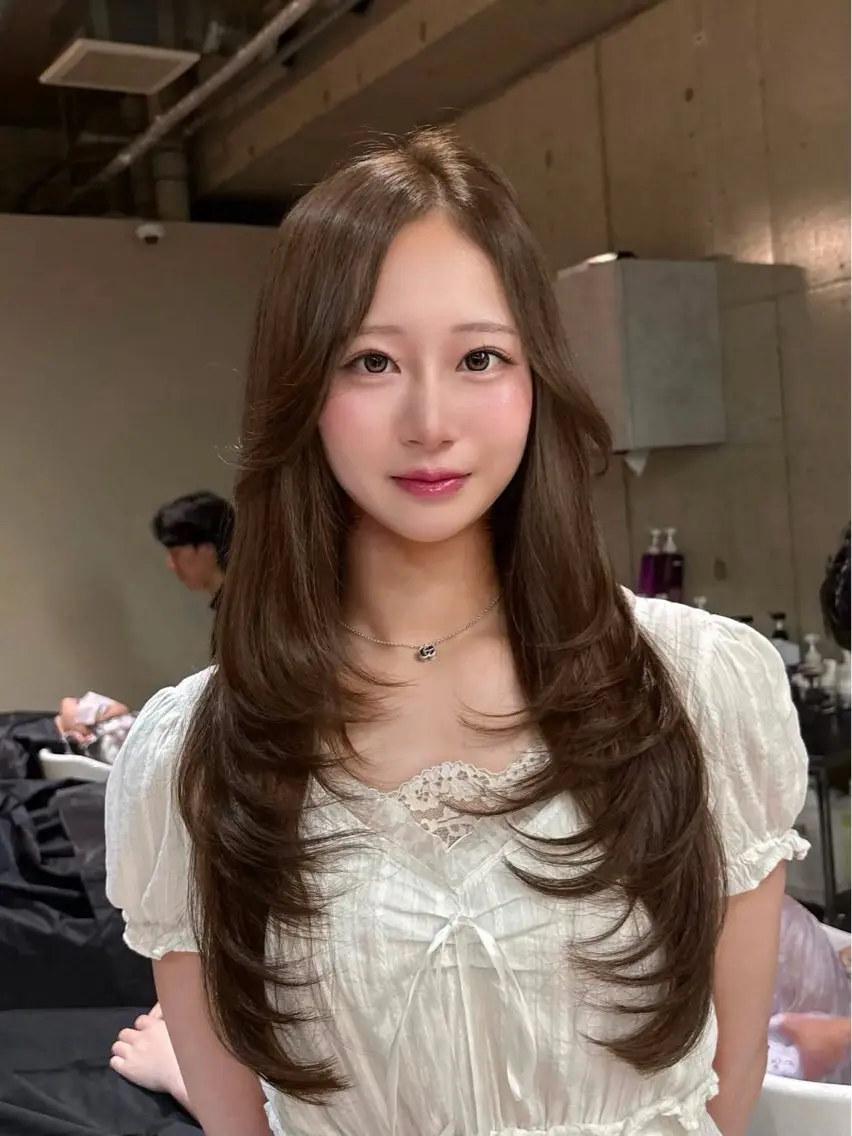 ロング カラー ベージュカラー ブリーチ 透明感カラー ブリーチなしカラー オリーブベージュ 垢抜けたい子の味方 🩵レイヤー/紫音のヘアスタイル