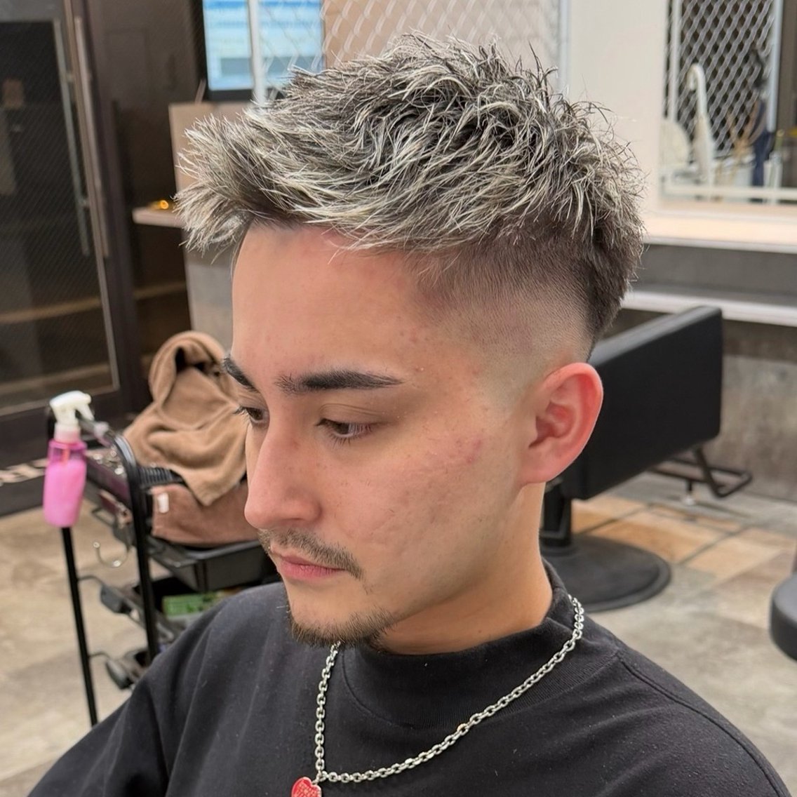 カラー メンズ メンズハイライト メンズパーマ ハイライトカラー カット ヘアカラー パーマ トリートメント 角田 凌のヘアスタイル