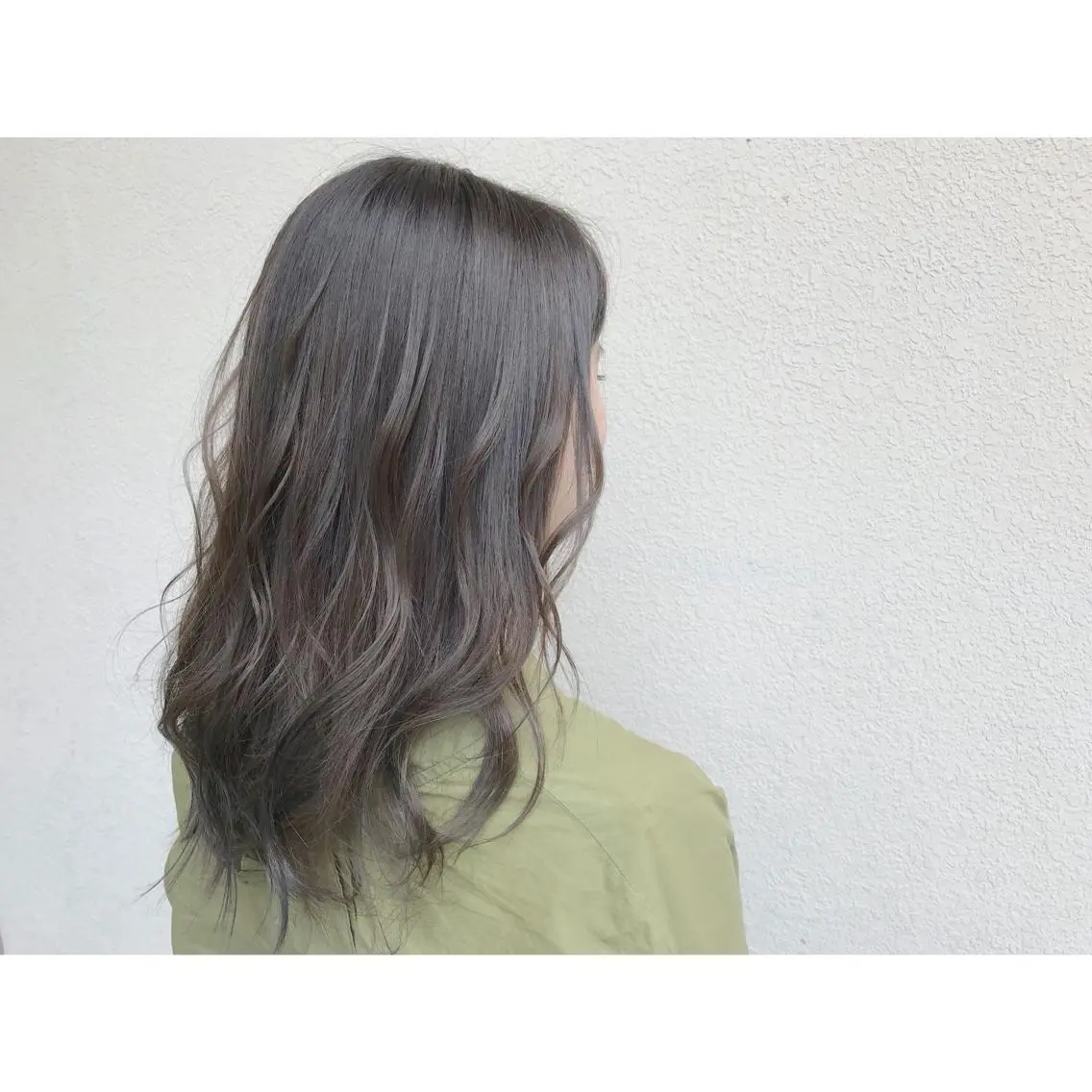セミロング カラー アッシュ アッシュグレー ブルーカラー ブルージュ グレージュ なかにし まゆみのヘアスタイル