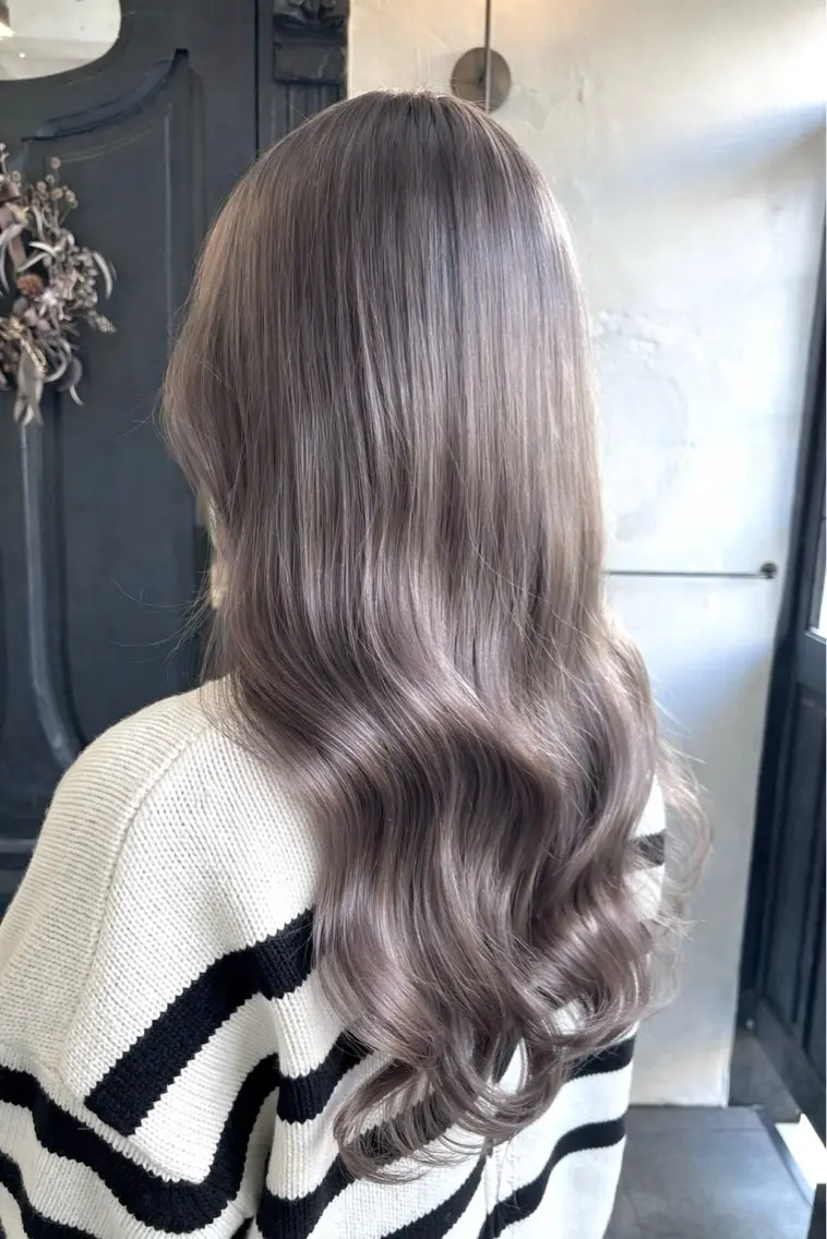 ロング カット ヘアカラー トリートメント comeghead 琴音のヘアスタイル