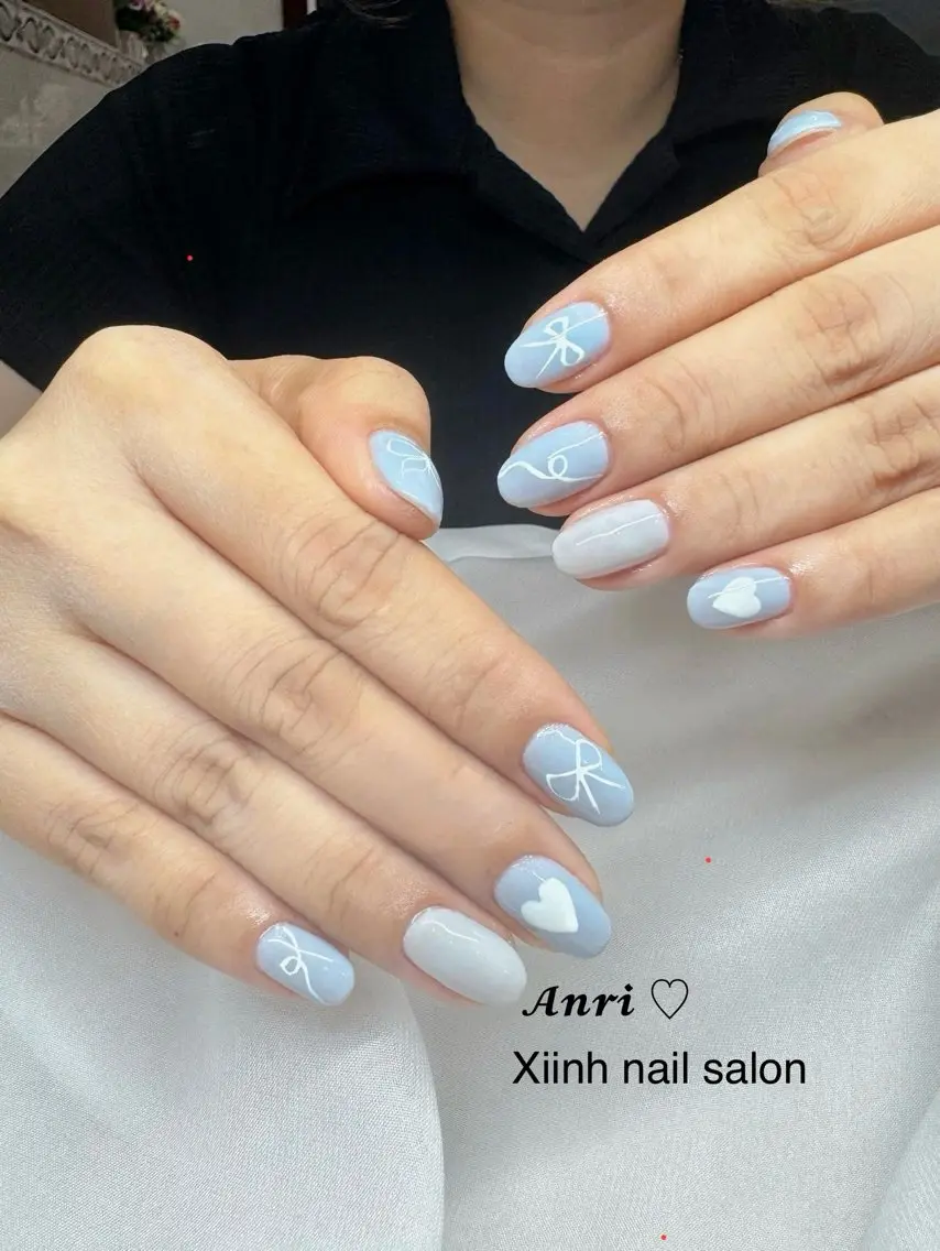 ネイル チークネイル 長さ出し フットネイル ジェルネイル 卒業式 𝓐𝓷𝓻𝓲 XiinhNailのネイルデザイン