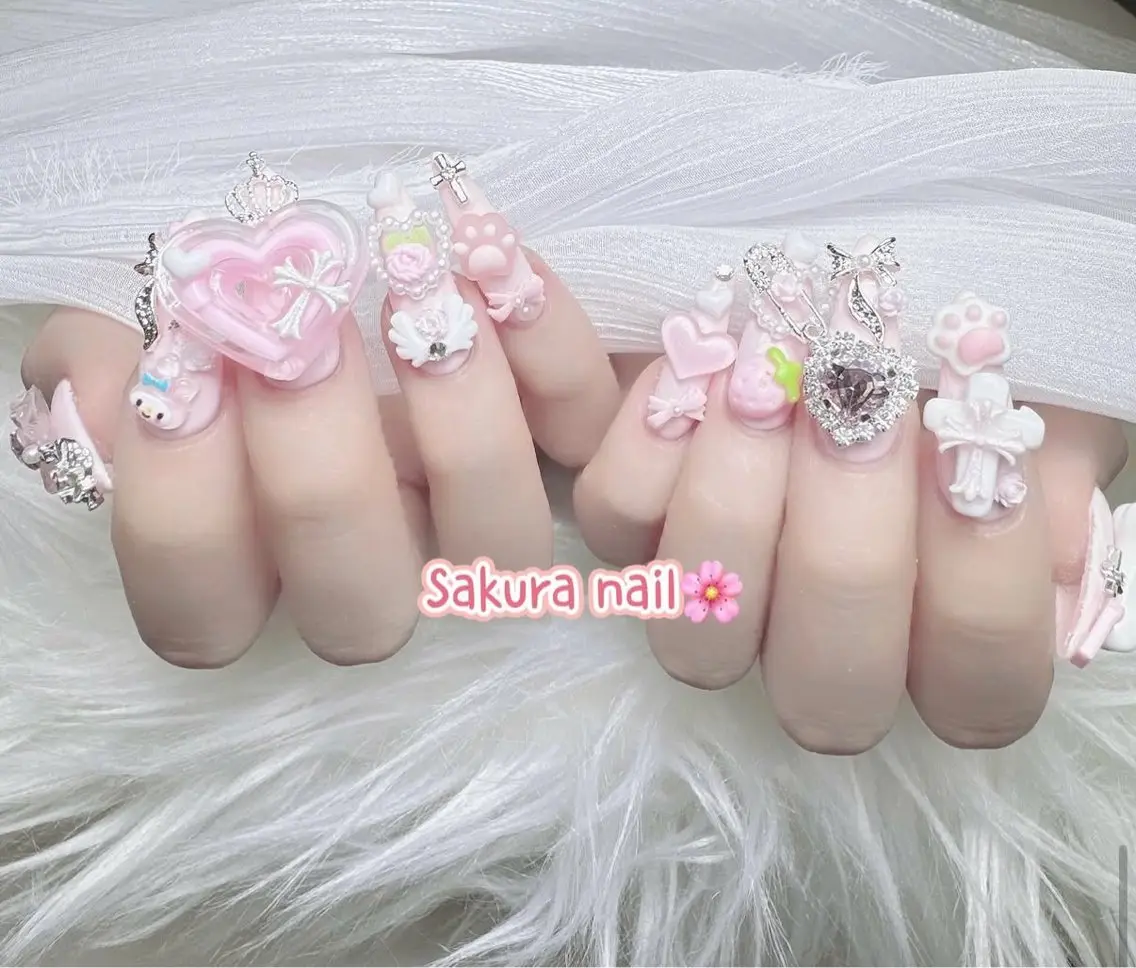 ネイル アートネイル オーロラネイル ボルドー チークネイル フレンチネイル ハンドネイル Sakura Nail Salonのネイルデザイン