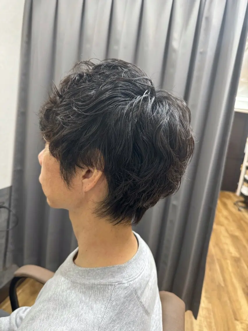 パーマ メンズ マッシュウルフ マッシュ メンズウルフカット ウルフカット reeed konnoのヘアスタイル