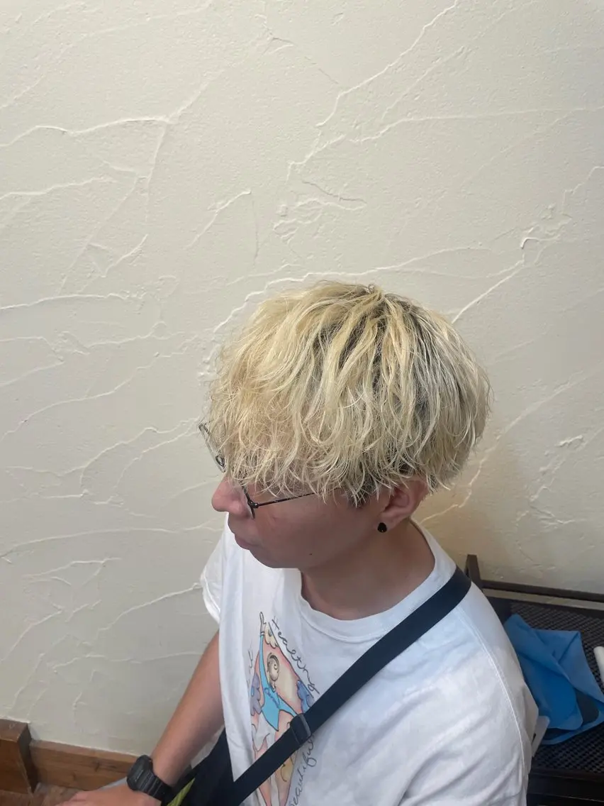 パーマ メンズ 毛戸 敦也のヘアスタイル