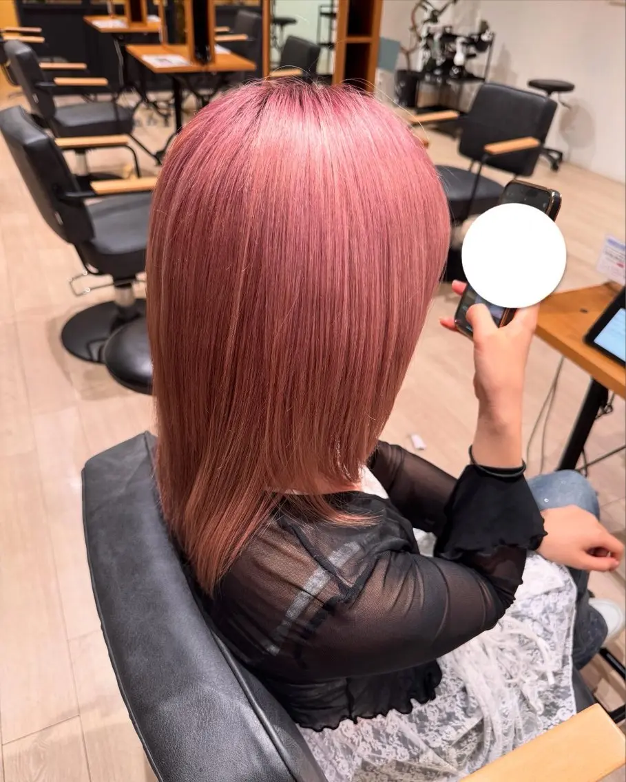セミロング カラー ブリーチ グラデーションカラー ピンクカラー ヘアカラー 蒲 悠聖のヘアスタイル