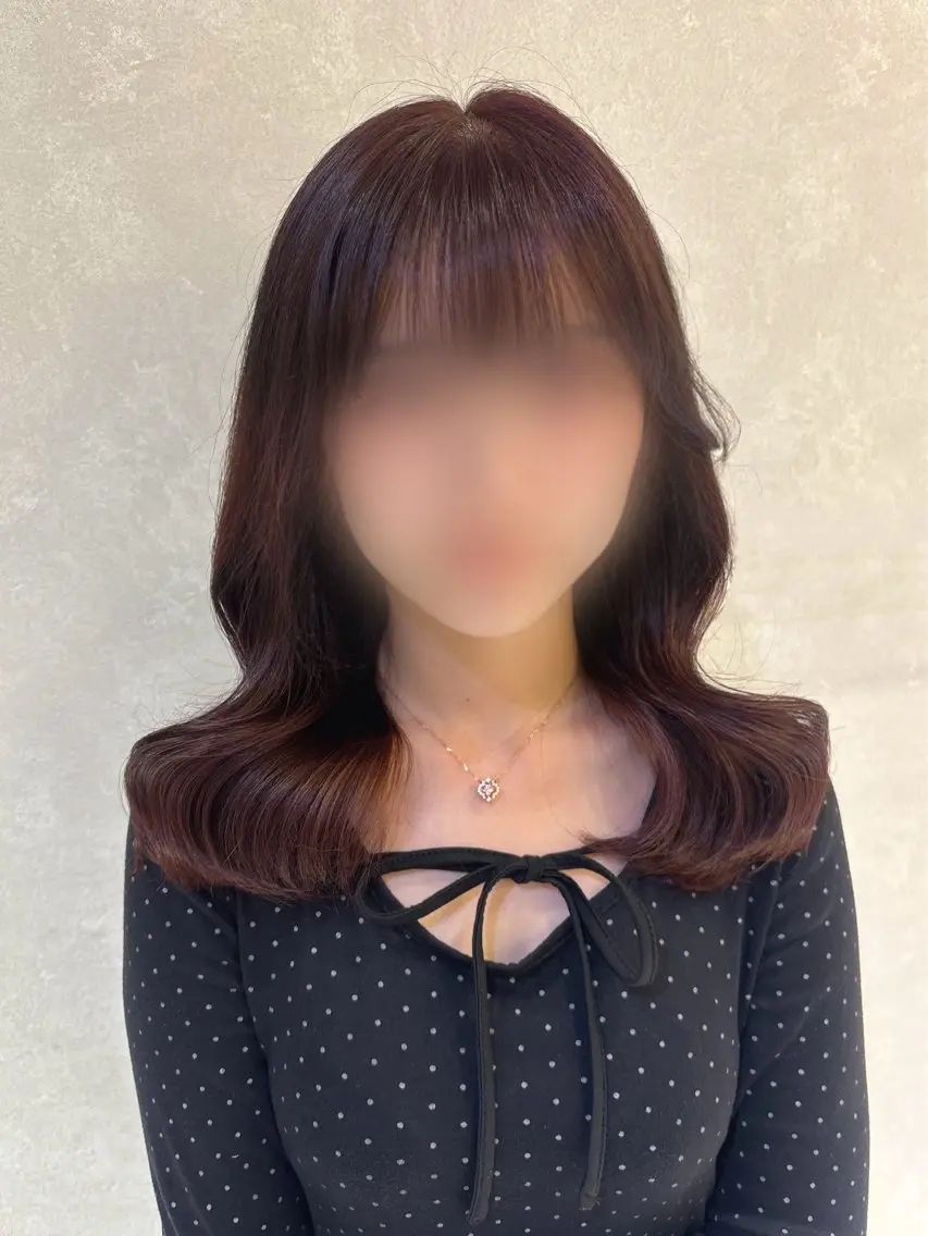 セミロング ヘアカラー 𝐿𝑒𝑒 四ツ橋 𝑅𝐴𝑁𝐴のヘアスタイル