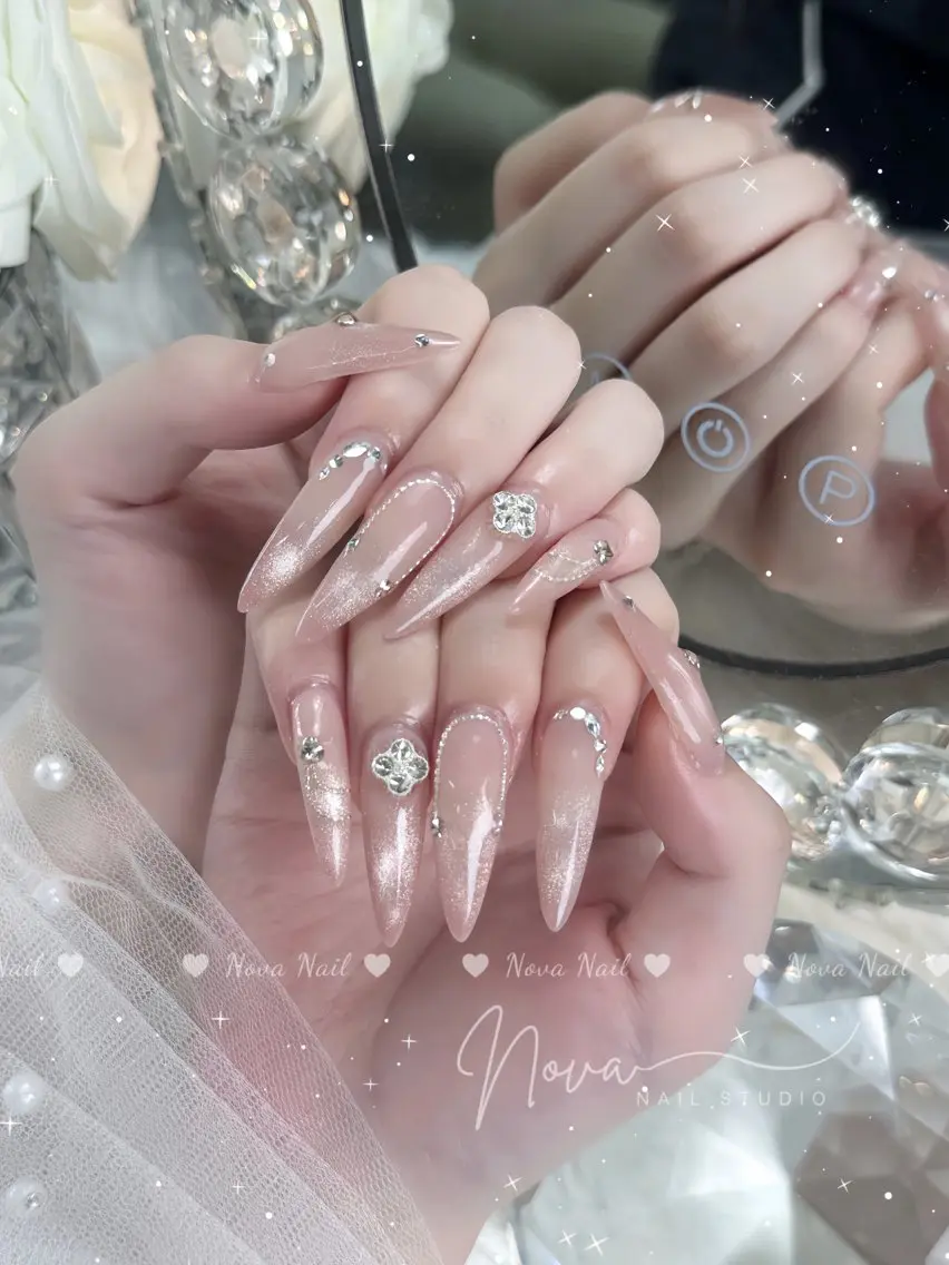 ネイル ハンドネイル ハンドケア Kitty Nail Novaのネイルデザイン