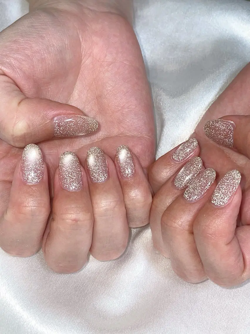 ネイル オーロラネイル 桜ネイル フラッシュネイル フラッシュマグ フラワーネイル ハンドネイル mogunail &blowのネイルデザイン