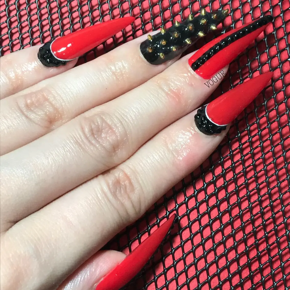 ネイル VOGUE ×SWANのネイルデザイン