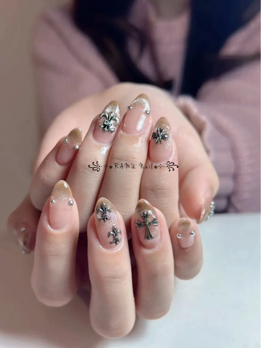 ネイル キラキラネイル マグネットネイル ミラーネイル ピンク 春ネイル ハンドネイル RAMU Nail 恵比寿店のネイルデザイン