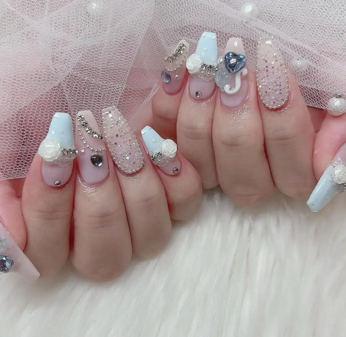 ネイル アートネイル フレンチネイル ジェルネイル キラキラネイル ニュアンスネイル ハンドネイル Ryu Nail NekoChanのネイルデザイン