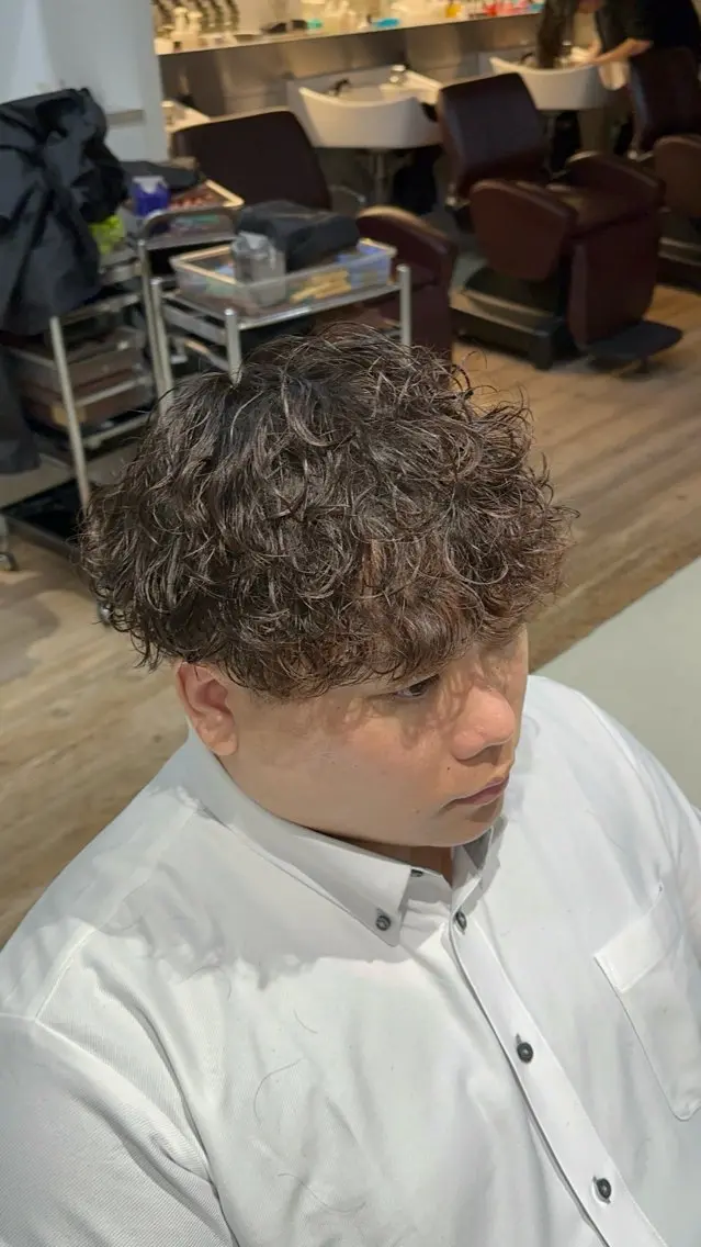 パーマ メンズ メンズパーマ 波巻きパーマ カット パーマ fifth原宿 宮部蓮のヘアスタイル