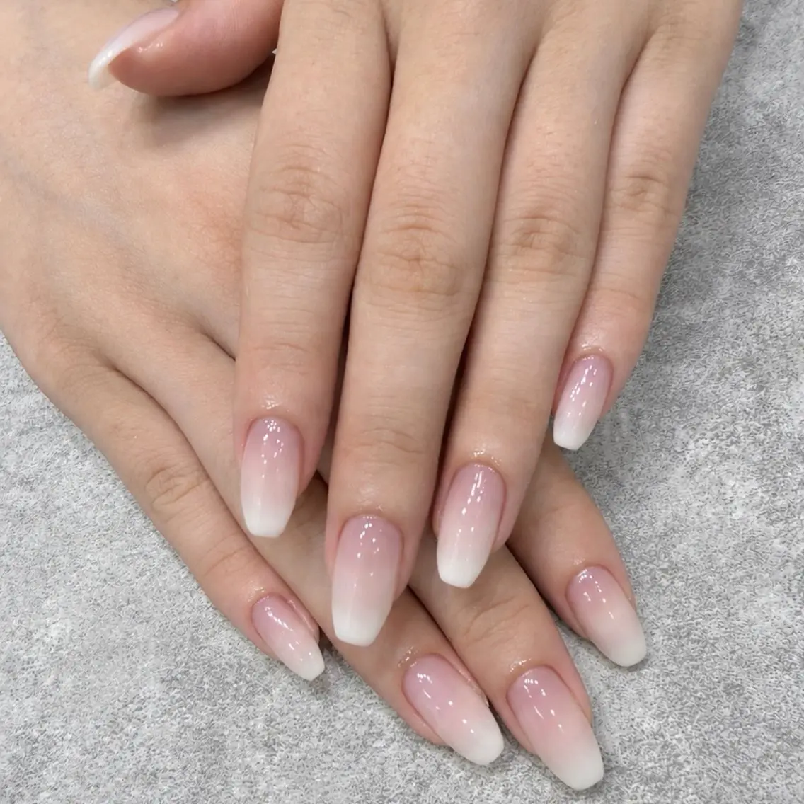 ネイル グラデーション ホワイト ハンドネイル N° nail吉祥寺 marinaのネイルデザイン