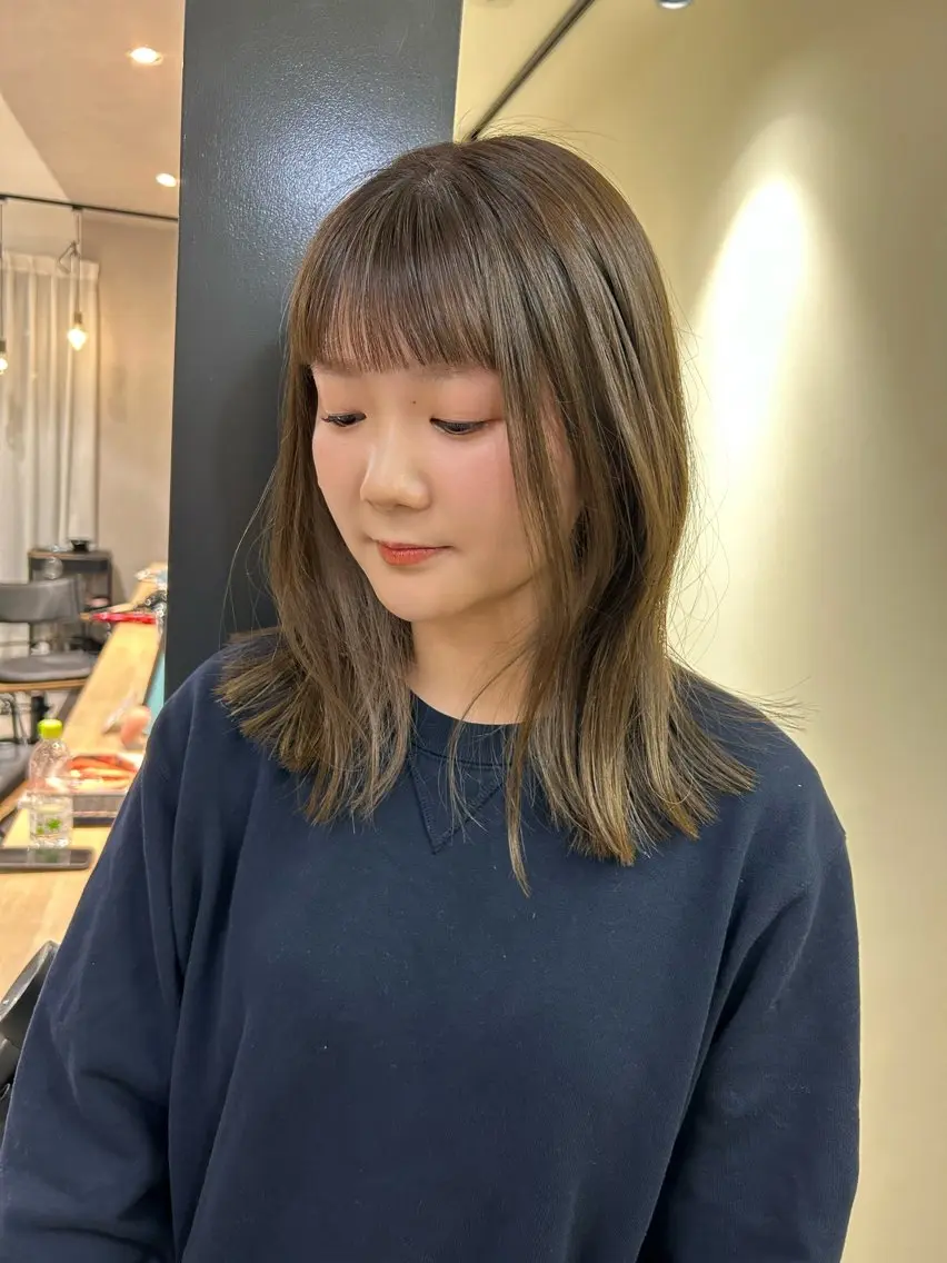 セミロング カラー ベージュカラー オリーブベージュ hubhair レイヤー/透明感のヘアスタイル