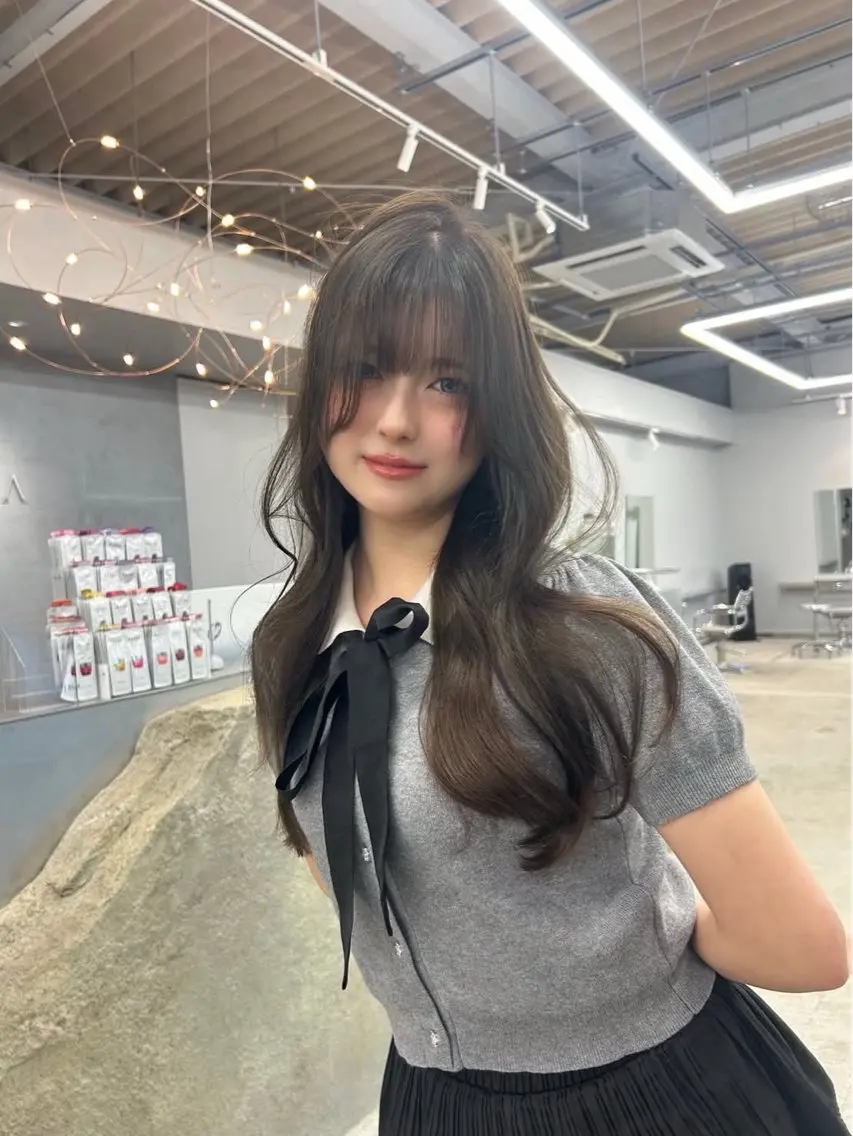カラー 川﨑 晴菜のヘアスタイル