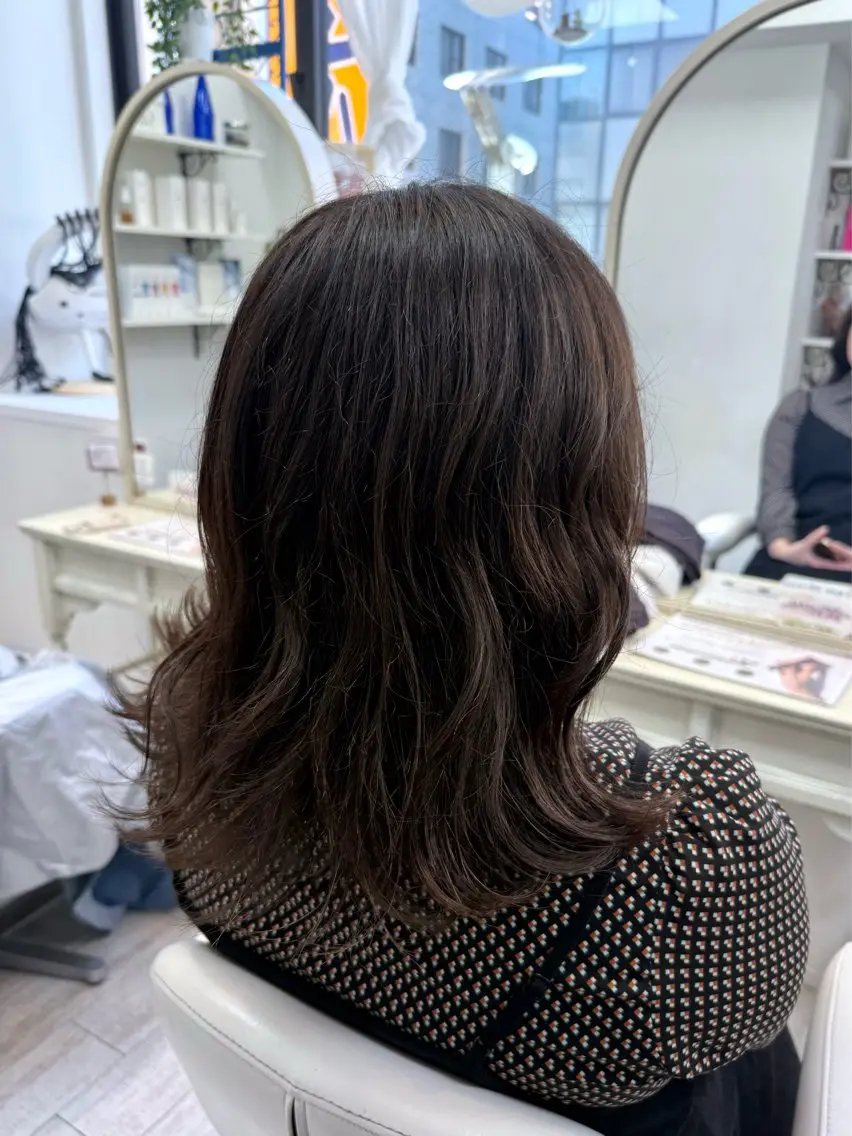 ミディアム ヘアカラー 新籾 尚哉のヘアスタイル