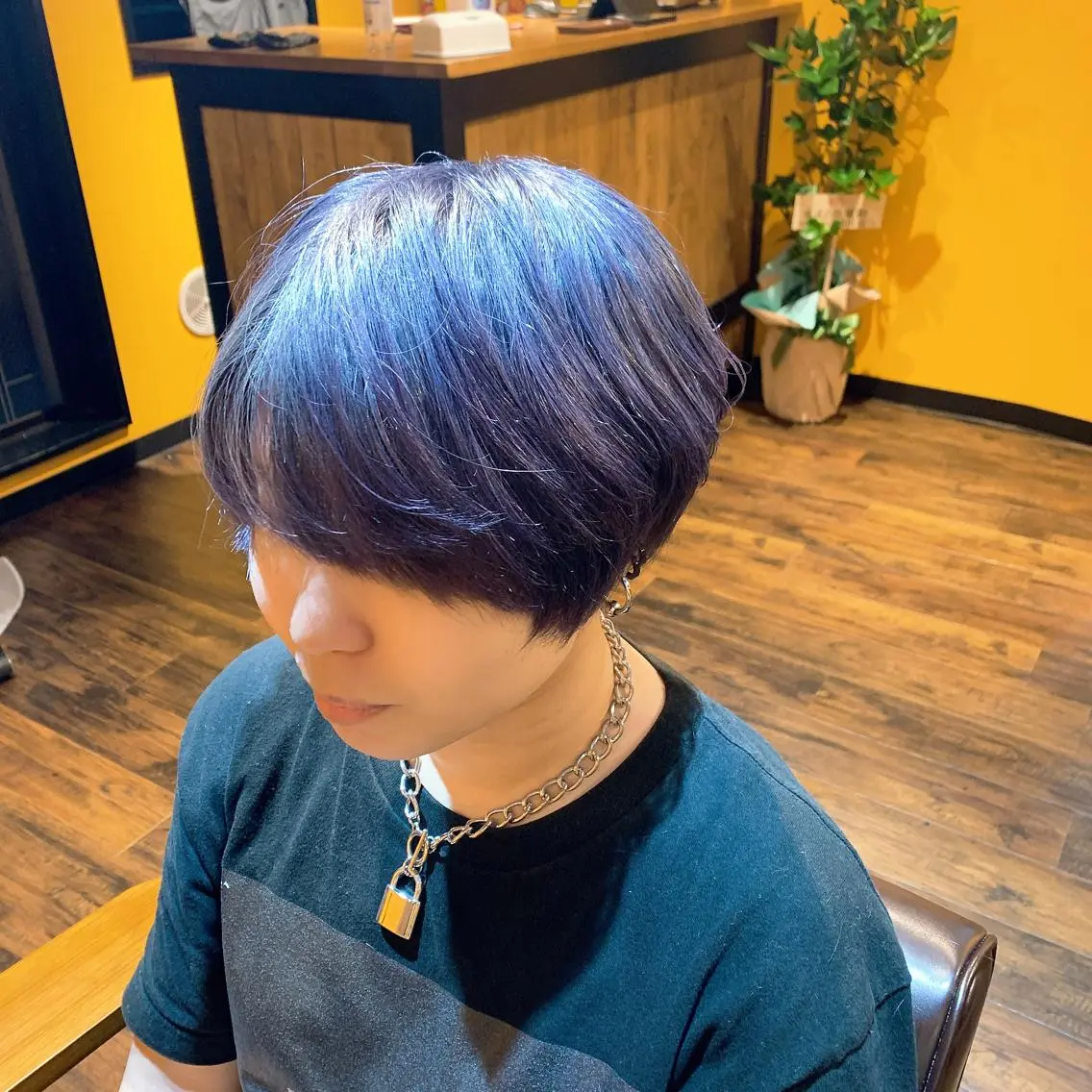 ショート カラー ヨシダ アズサのヘアスタイル