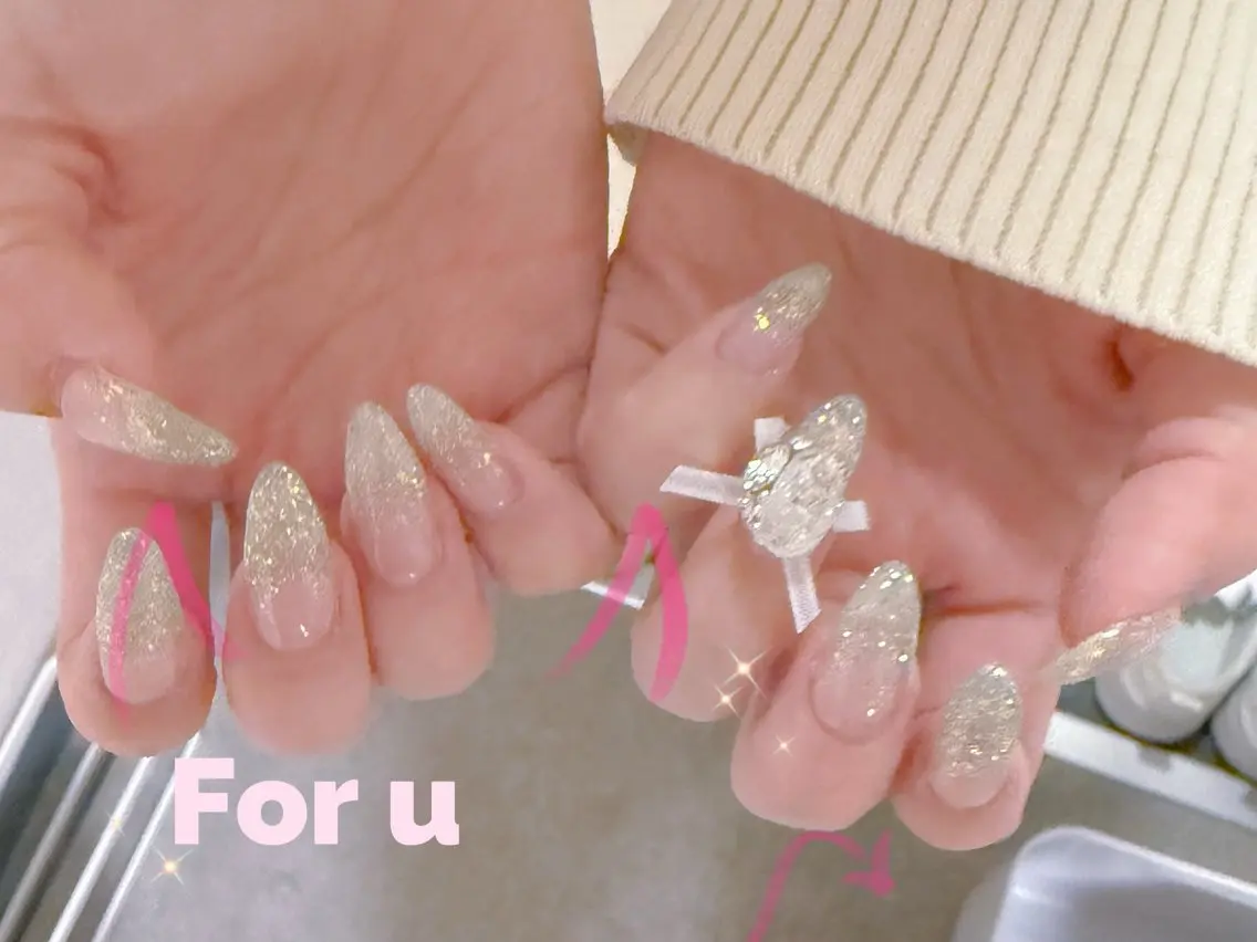 ネイル キラキラネイル 韓国ネイル オフィスネイル ハンドネイル ハンドケア cat‘s nail🐈⬛のネイルデザイン