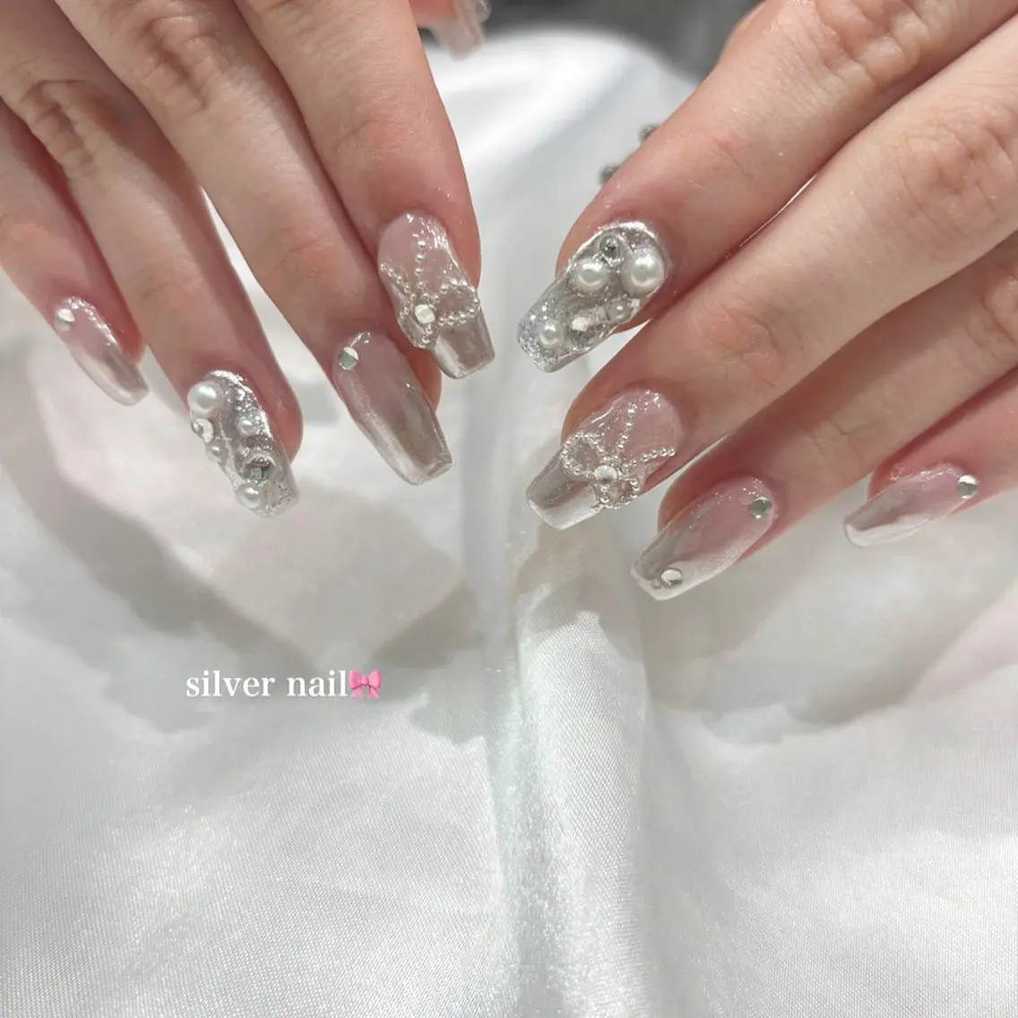 ネイル シルバー emmi nailのネイルデザイン