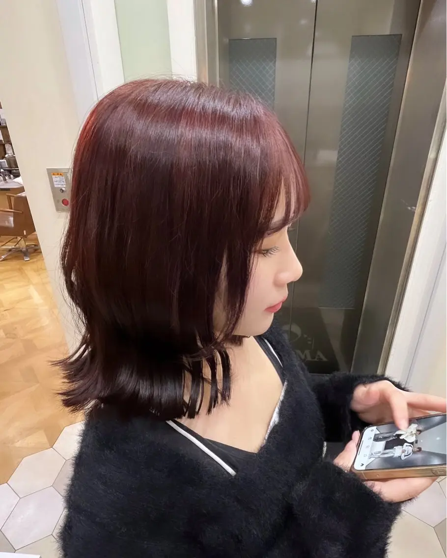 ミディアム 白髪ぼかしマイスター 🫧shuri🫧のヘアスタイル