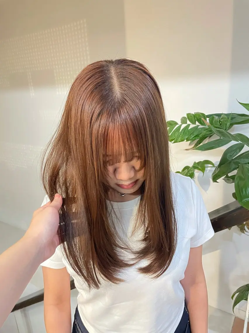 ロング カラー ベージュカラー 黒髪 ブリーチ ブルーカラー ブルーブラック ヒヤジョウ ユウナ／cinqのヘアスタイル