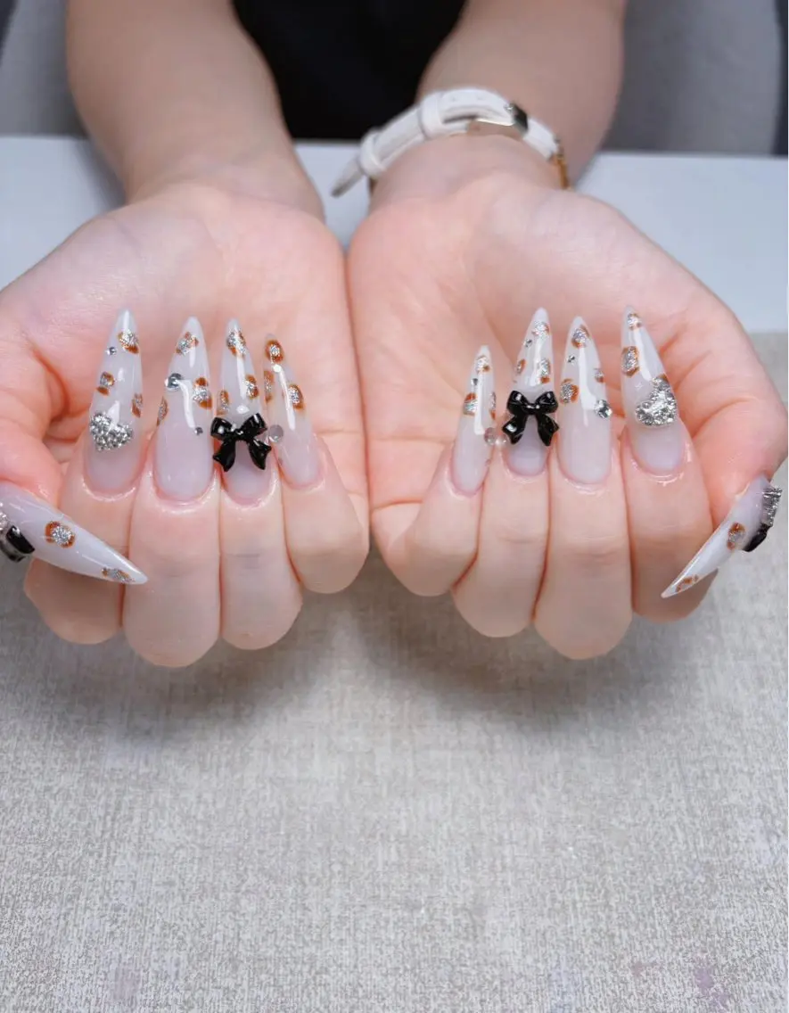 ネイル アートネイル ジェルネイル 韓国ネイル ニュアンスネイル ハンドネイル Luna Nail.Novaのネイルデザイン