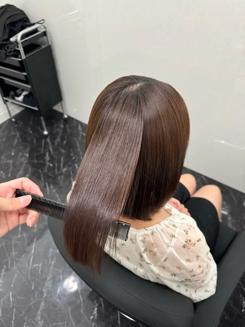 ロング カラー パーマ ヘアアレンジ メンズ キッズ メンズ韓国風 黒髪 ブルーカラー ブルーブラック ブラウンカラー カット トリートメント ヘアセット 髪質改善Ⅰ透明感 艶カラーⅠたつやのヘアスタイル
