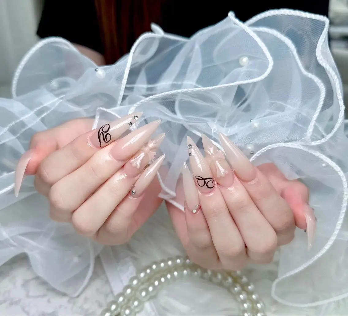 ネイル キラキラネイル 韓国ネイル マグネットネイル 持ち込み ネイルチップ ハンドネイル Chiee Bling.Nailのネイルデザイン