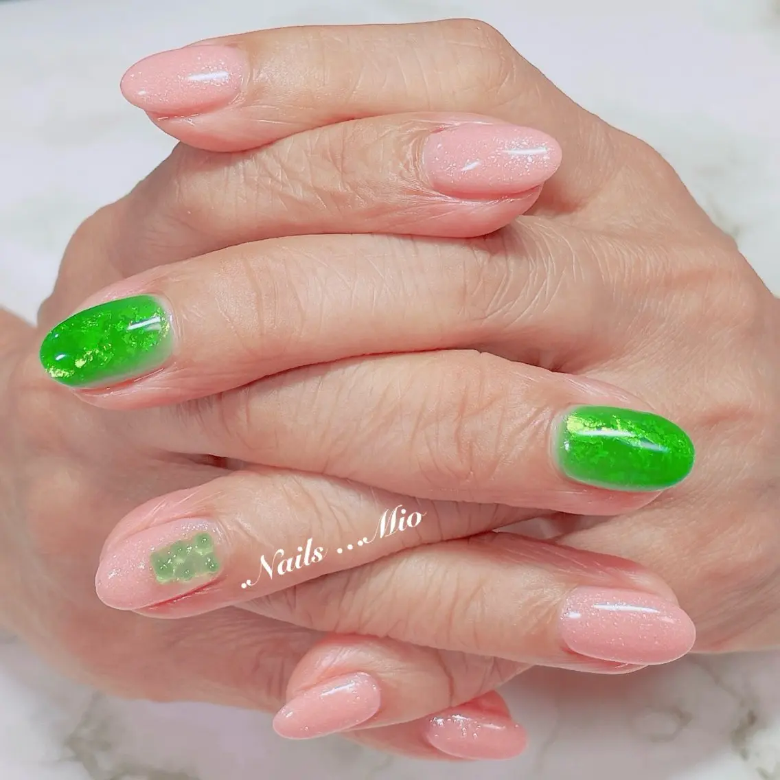 ネイル アートネイル ジェルネイル ワンカラーネイル 赤色 .Nails Mio 赤羽西ネイルサロンのネイルデザイン