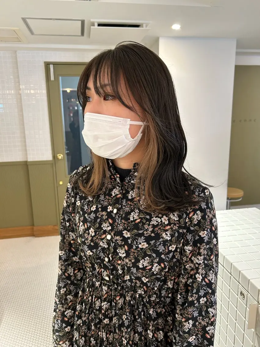 ミディアム カラー ベージュカラー ブリーチ イヤリングカラー カット ヘアカラー マンツーマン美容師 立川　♡MIHO♡のヘアスタイル