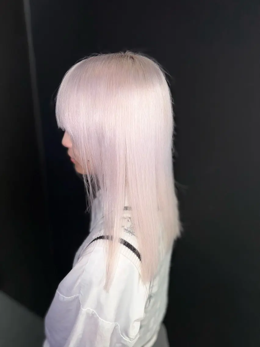 【🫧minimo限定メニュー🫧】処理剤付きブロンド･ホワイトカラー+8stepトリートメントの写真
