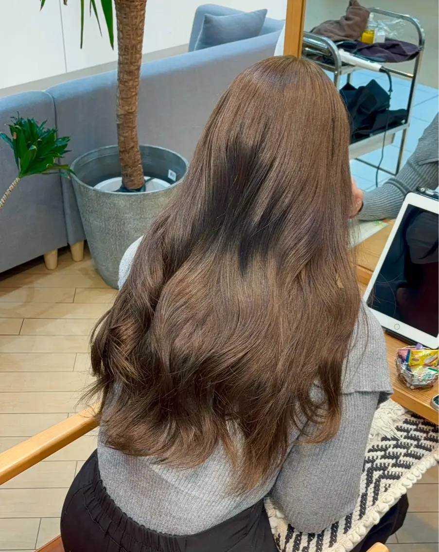 ロング カラー ブリーチ 透明感カラー ダブルカラー ブリーチなしカラー オリーブカラー ヘアカラー 楢本 莉子のヘアスタイル